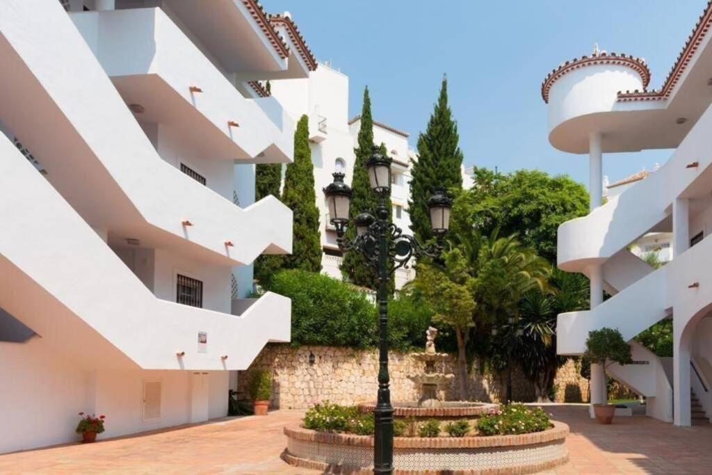 Macas Apartment Parque De La Paloma Pueblo Quinta Benalmadena Con Vistas Al Mar Piscina Y A 3 Minutos De La Playa Luaran gambar